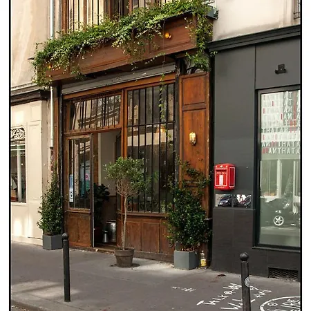 République Proche Du Marais Folie Mericourt * Parigi